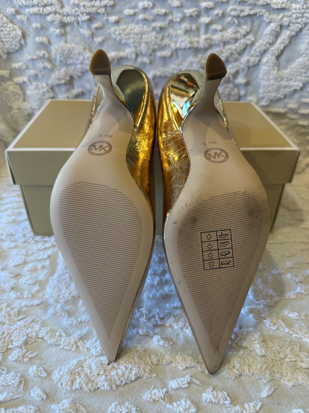 Michael Kors Metallic Gold Pointed-Toe Stiletto Pumps #637 - Picture 5 of 6